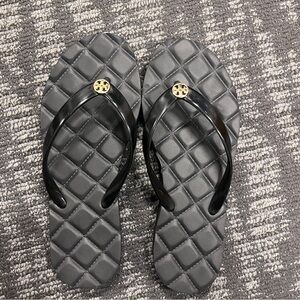 Tory Burch Willa platform casual Flip Flop size: 5M